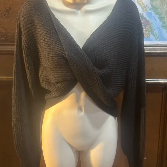 NWT SIZE M/L 525 America Black Wrap Sweater - Picture 2 of 6